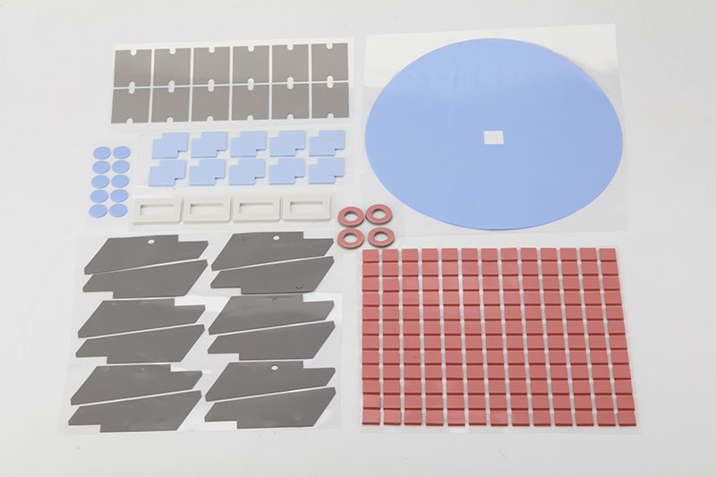 導熱絕緣片與導熱膏對比：關鍵差異